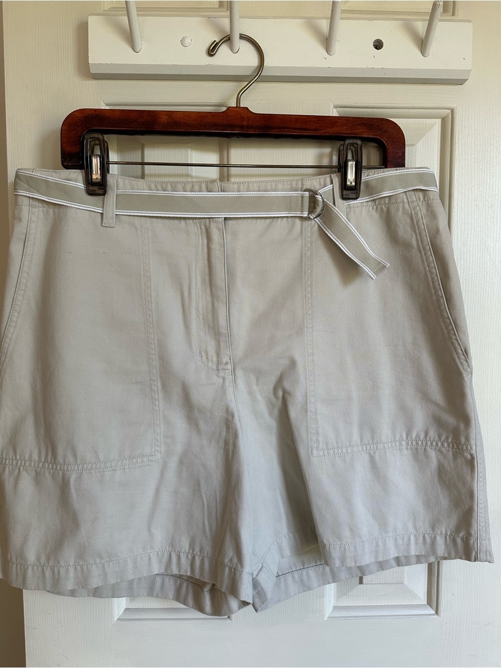 Jones New York Beige Shorts- Size 12